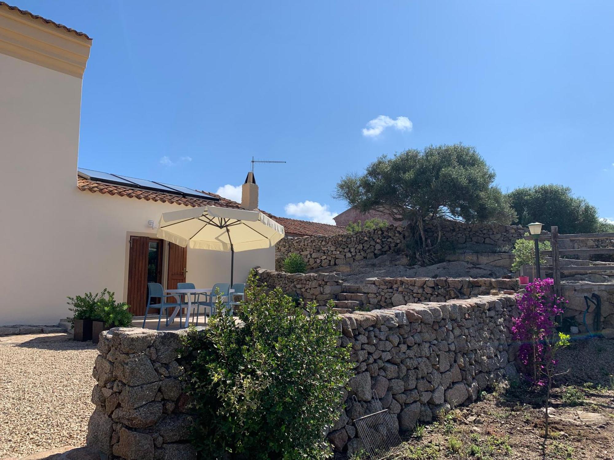 בית הארחה רנה מג'ורה 	Stazzu Nuraghe Mannucciu מראה חיצוני תמונה